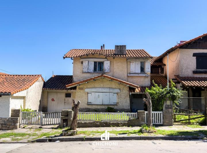 Casa · 187m² · 4 Ambientes · 1 Cochera