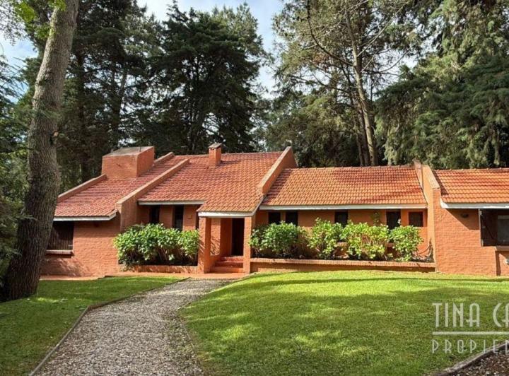 Casa · 200m² · 4 Ambientes