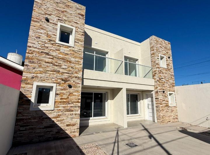 Casa · 91m² · 3 Ambientes · 1 Cochera