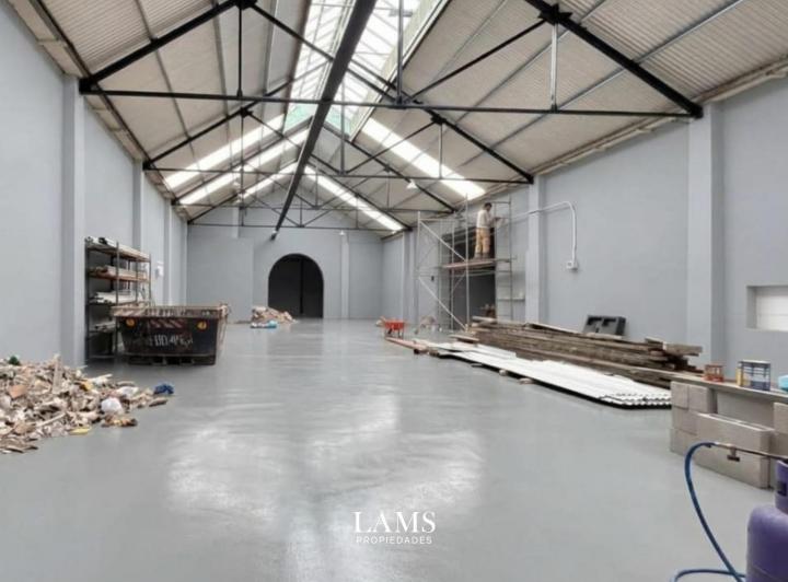 Local comercial · 660m²