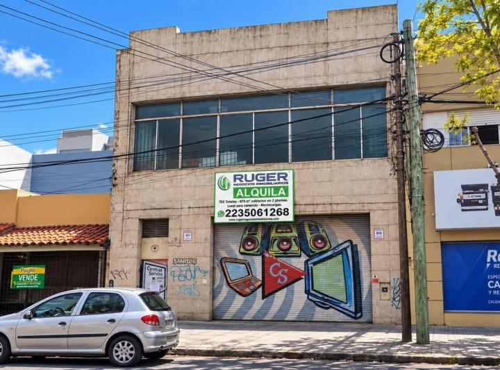 Bodega-Galpón · 678m²