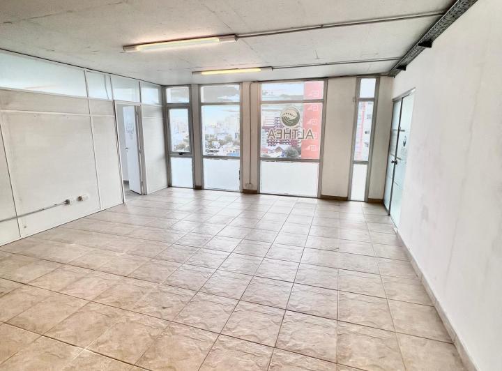 Oficina comercial · 90m² · 2 Ambientes · 1 Cochera
