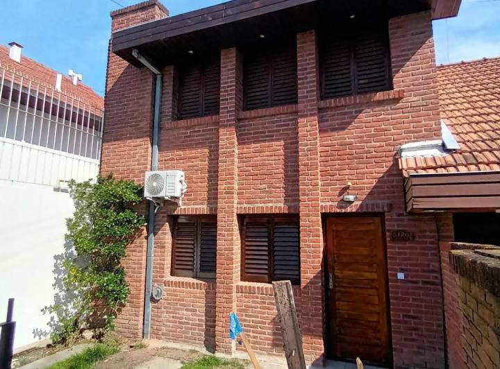 Casa · 80m² · 2 Dormitorios · 1 Cochera