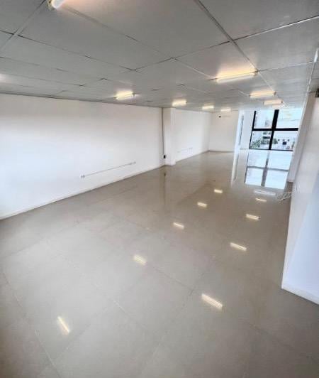 Oficina comercial · 115m² · 1 Ambiente · 1 Cochera