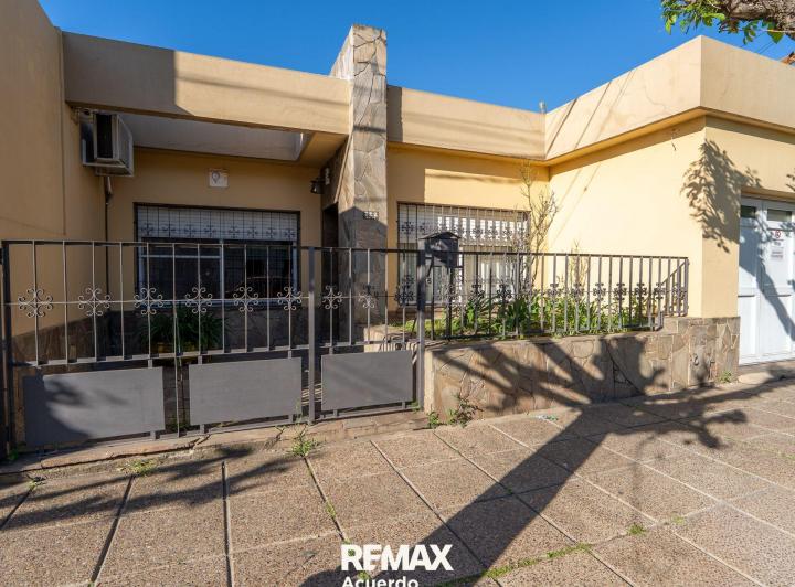 Casa · 170m² · 3 Ambientes · 1 Cochera