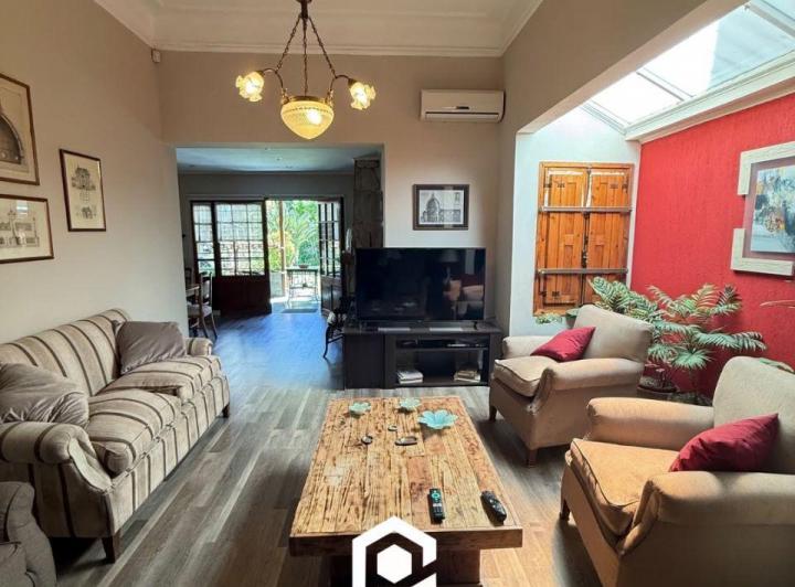 Casa · 145m² · 4 Ambientes · 1 Cochera