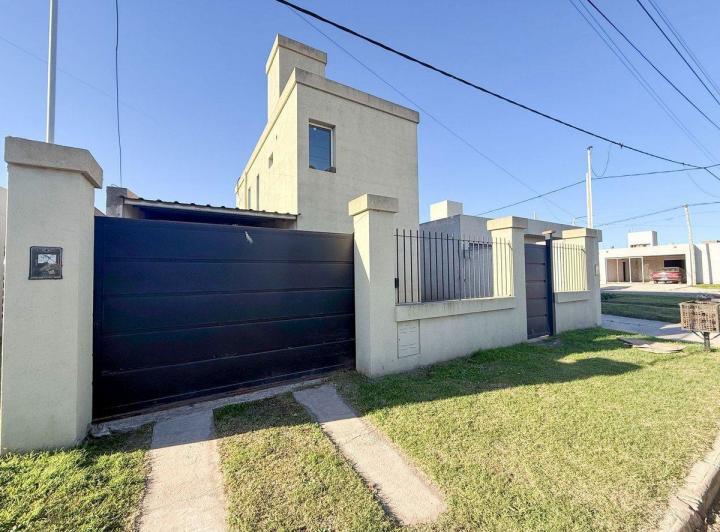 Casa · 66m² · 2 Ambientes · 1 Cochera