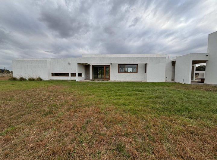 Casa · 175m² · 3 Ambientes · 1 Cochera
