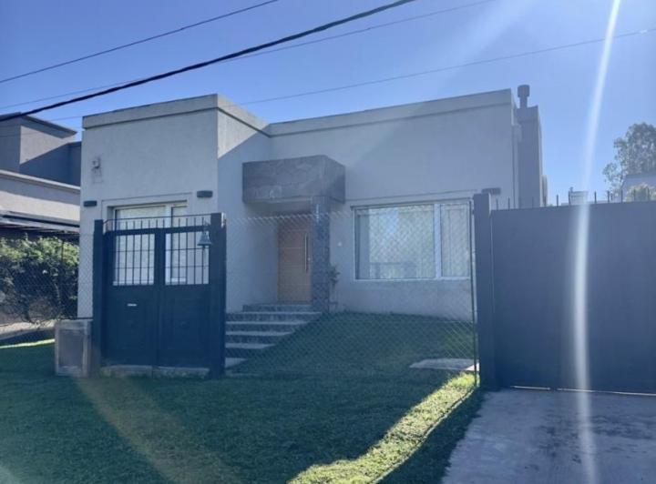 Casa · 550m² · 4 Ambientes · 1 Cochera
