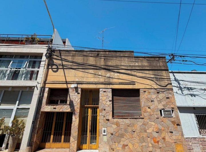 Casa · 221m² · 7 Ambientes · 1 Cochera