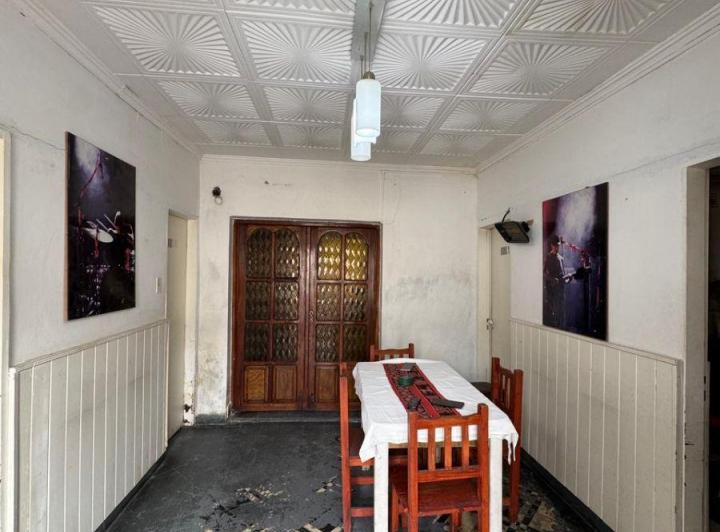 Casa · 80m² · 7 Ambientes · 1 Cochera