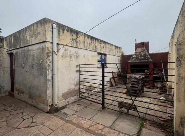 Casa · 80m² · 5 Ambientes · 1 Cochera