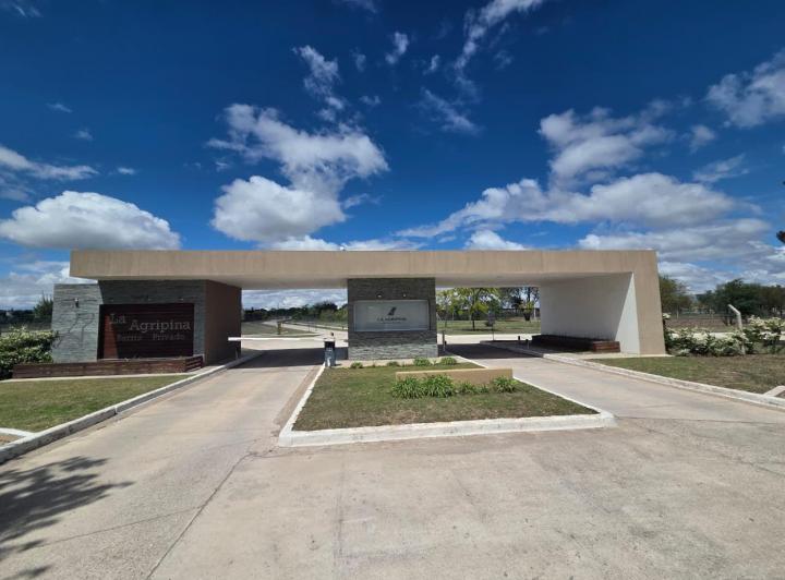 Terreno · 680m²