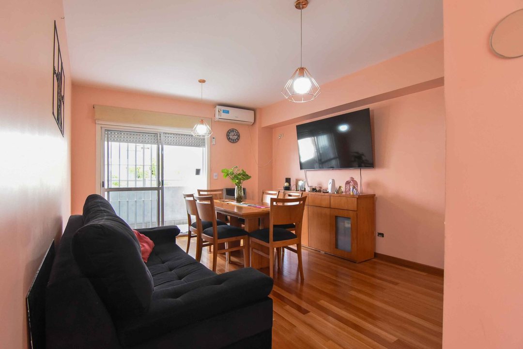 VENTA DEPTO DOS AMBIENTES C/ BALCÓN EN BOEDO
