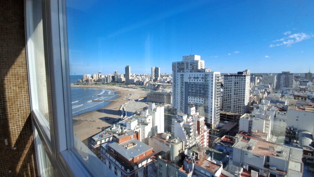 VENTA DEPARTAMENTO 3 AMBIENTES CON COCHERA CENTRO