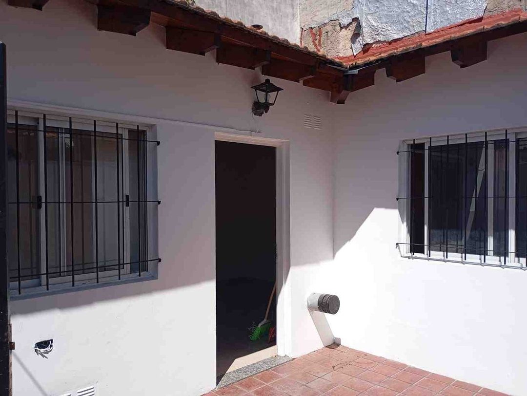 VENTA PH 2 AMBIENTES CON PATIO - LANÚS ESTE