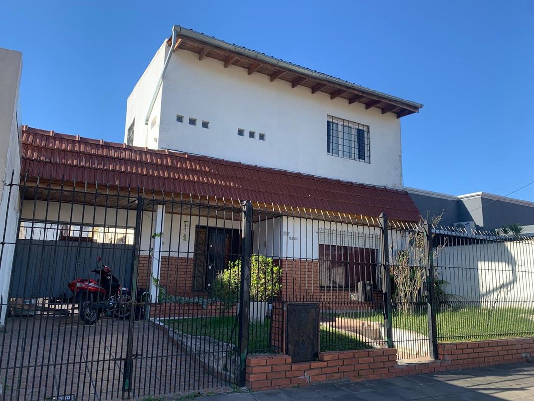 Venta casa 3 dorm lumin c/patio coch V. Ballester