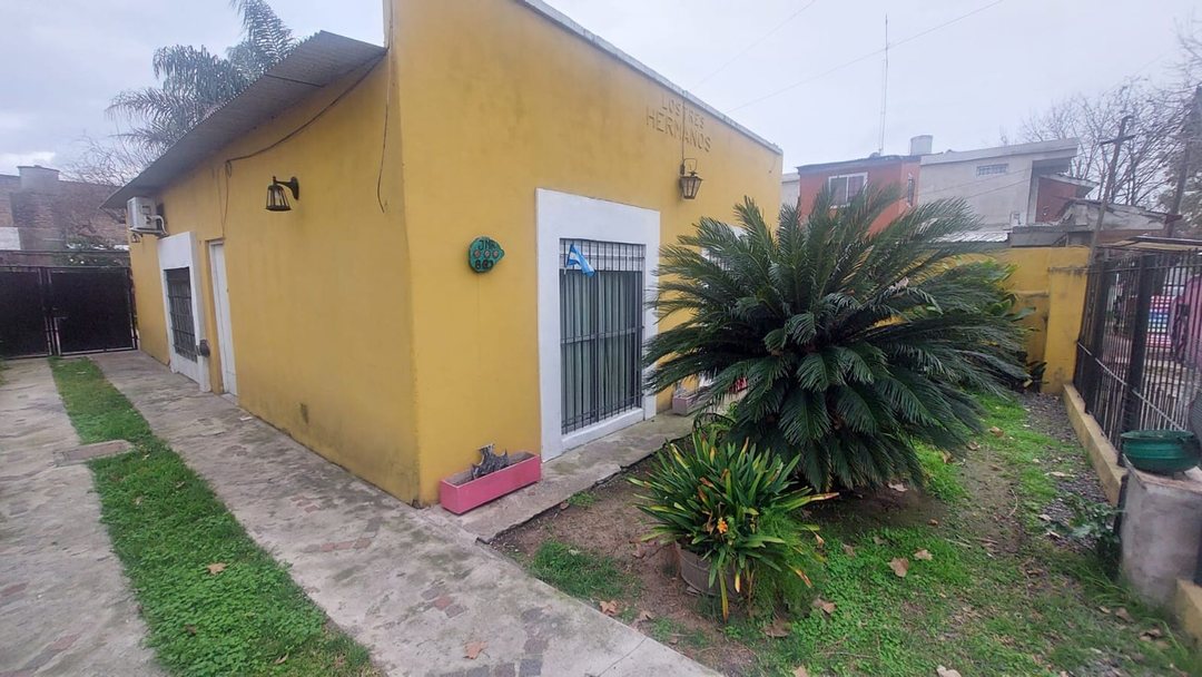VENTA CASA 4 AMBIENTES MAS DEPTO - SAN MIGUEL