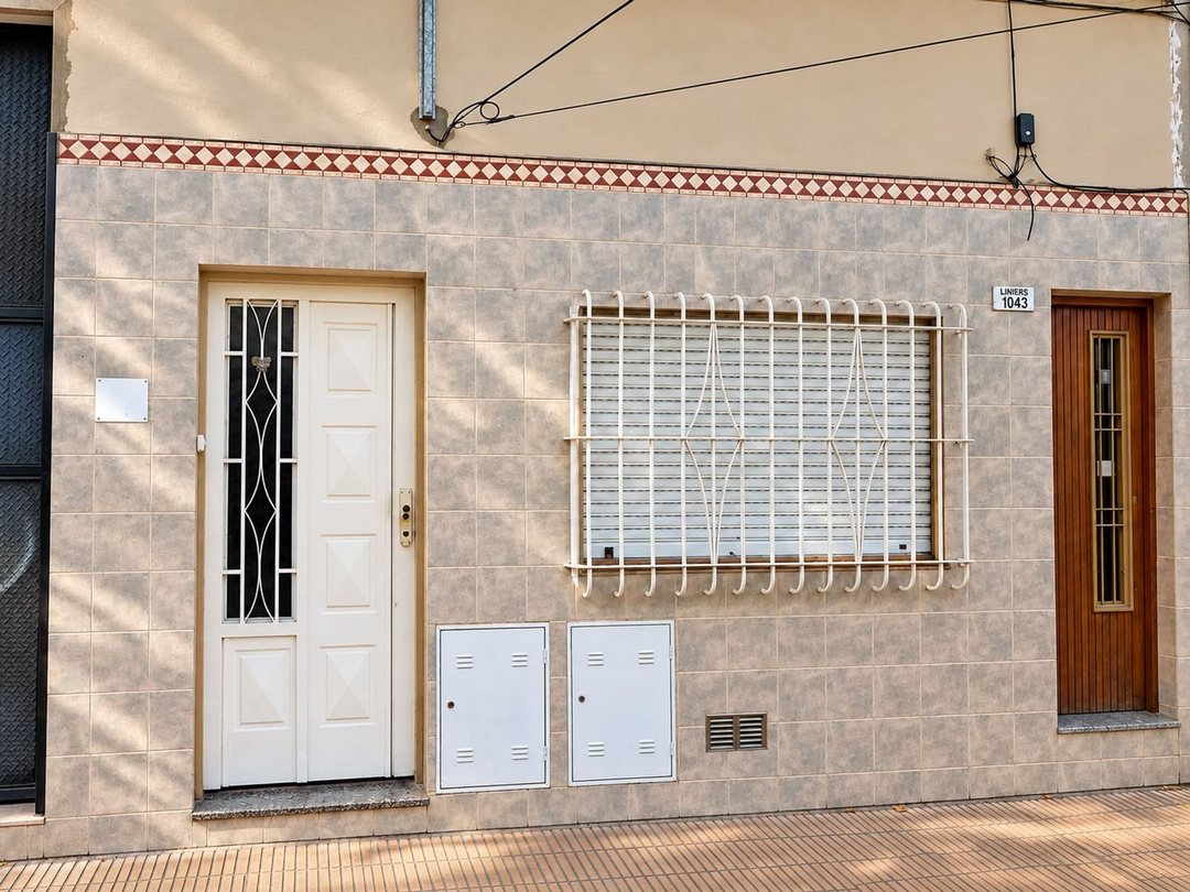 PH 2 ambientes al frente con patio – Lanús Oeste