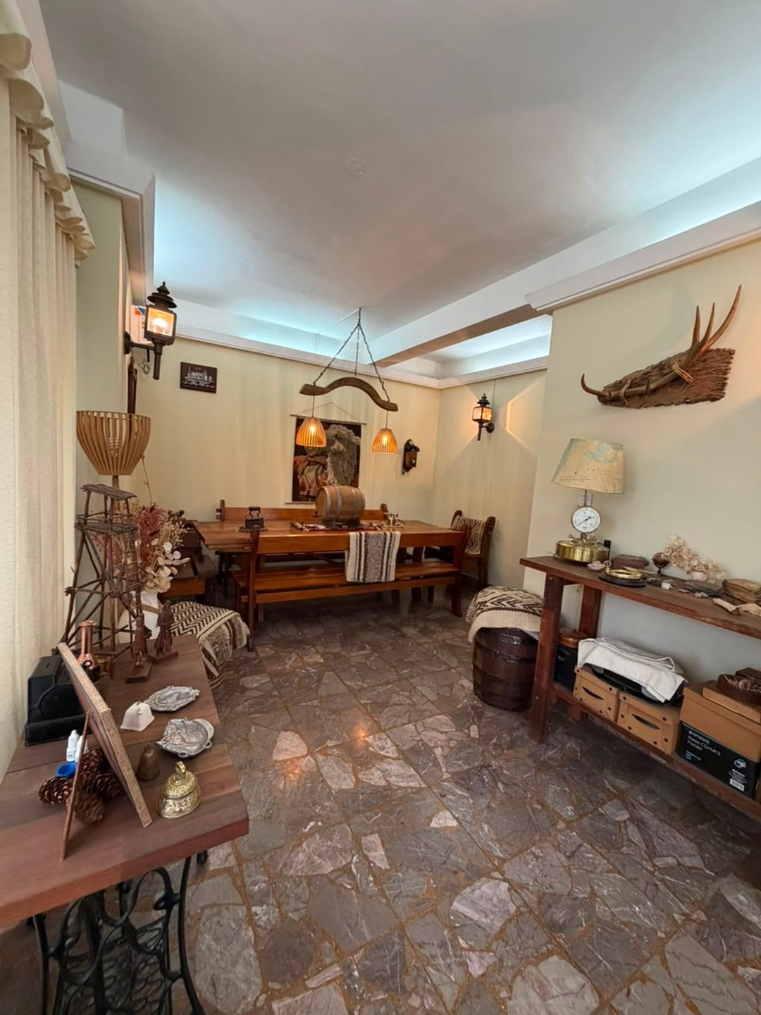 EN VENTA CASA 3 AMBIENTES CON COCHERA - HAEDO