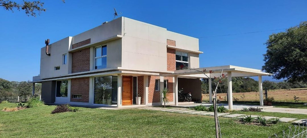 VENTA CASA DE 3 DORMITORIOS EN LAS DELICIAS