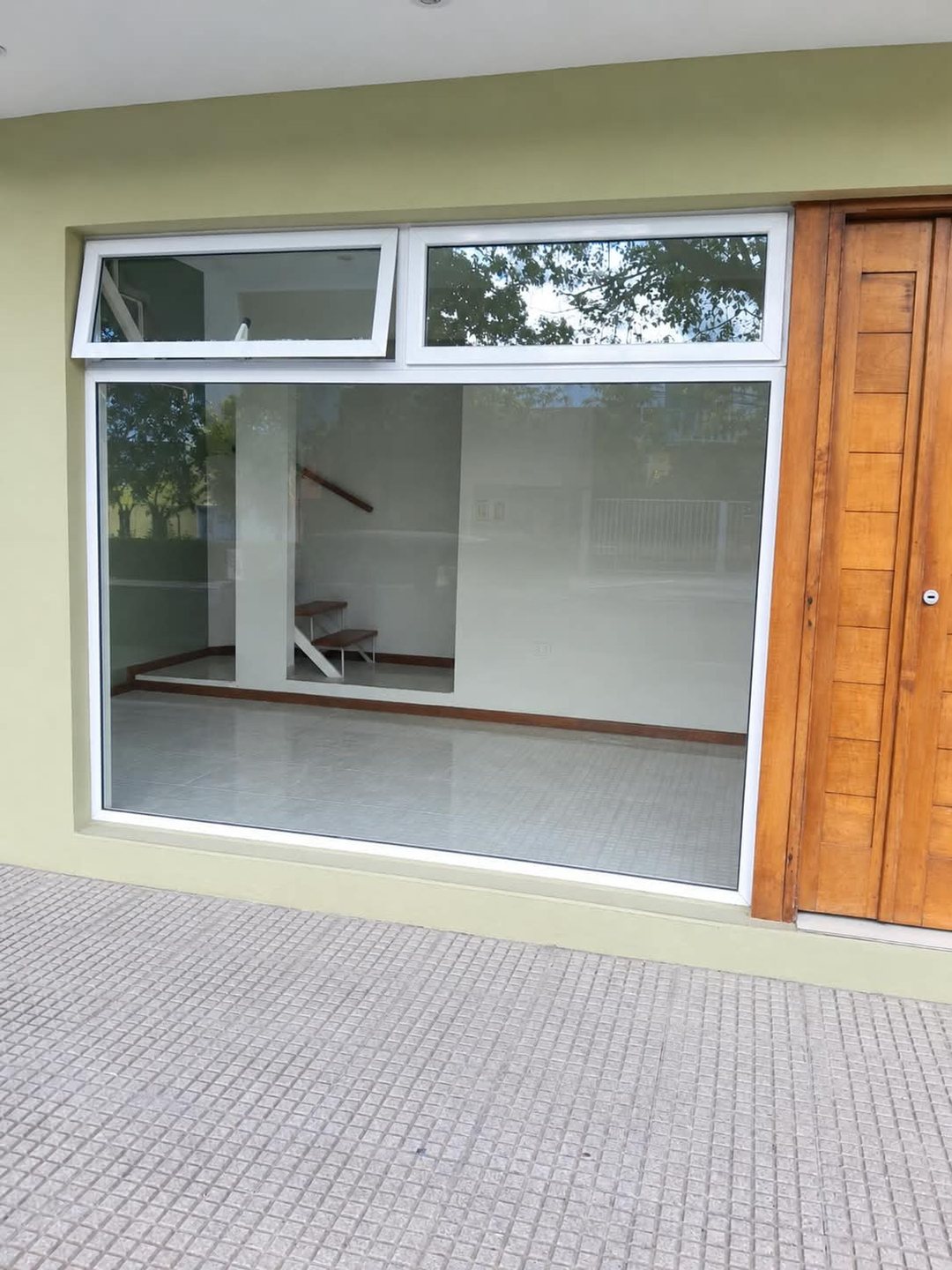 Se alquila Salon para Oficina