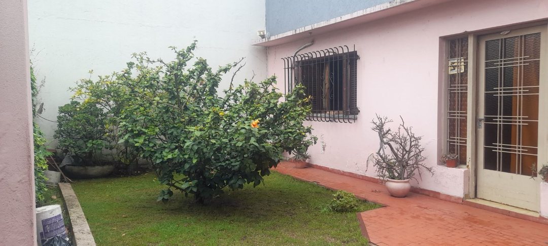 CASA 2 DORMITORIOS EN VENTA BARRIO HIPODROMO