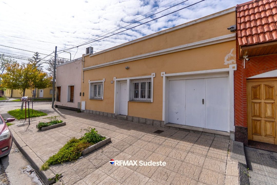 Casa con Galpon u oficinas APTA Credito