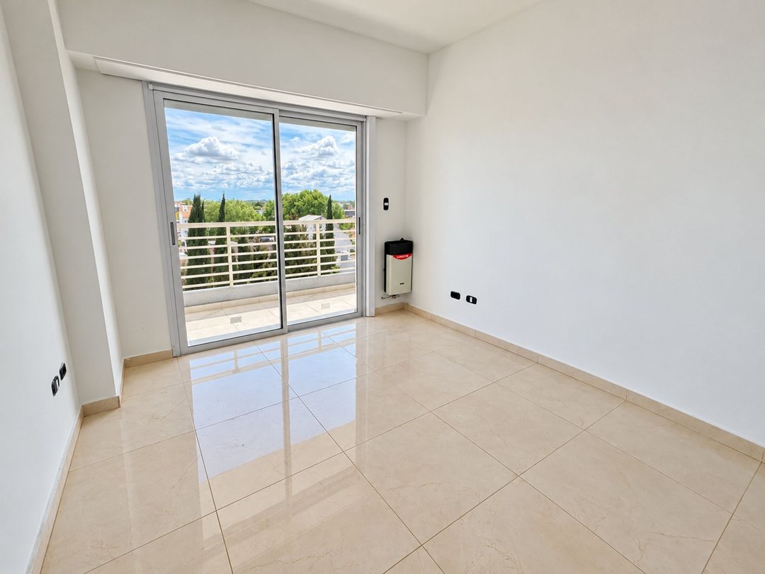 VENTA DE DEPARTAMENTO 2 AMBIENTES CASEROS CENTRO