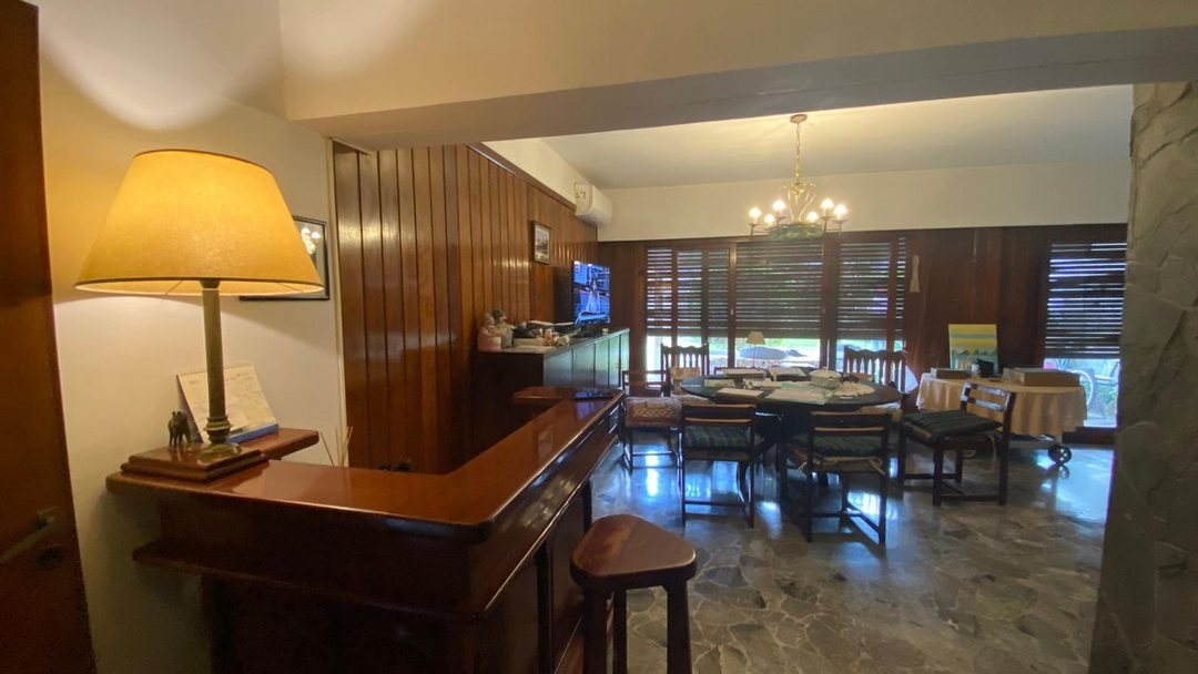 VENTA CASA 5 AMBIENTES PADUA JARDIN COCHERA