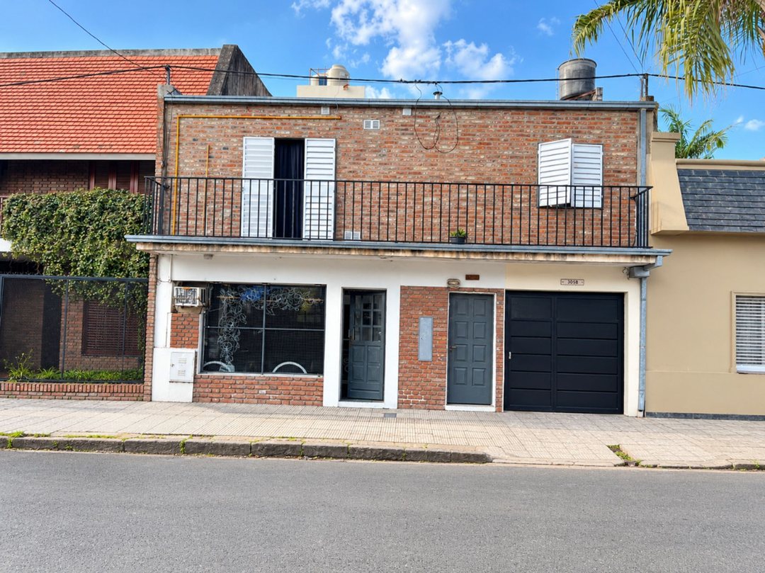 VENTA CASA PLANTA ALTA  2 DORM - Barrio Sur