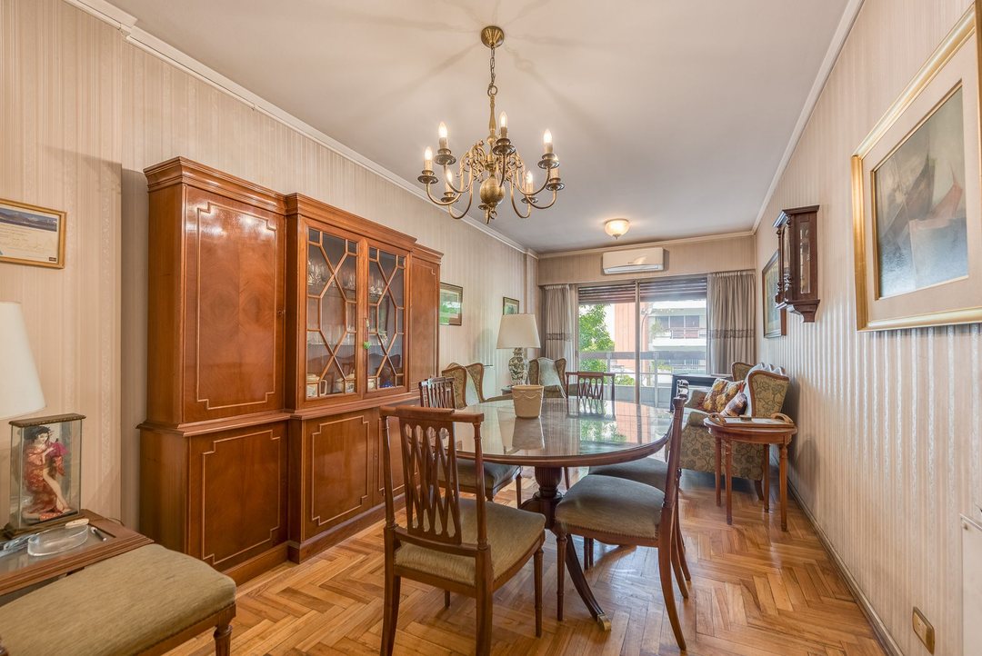 Venta 4-5 ambientes balcón cochera Caballito