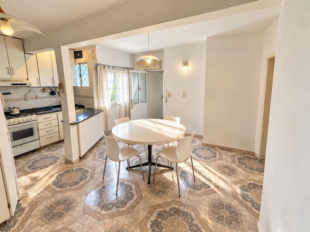 VENTA PH 4 AMBIENTES SARANDI COCHERA TIPO CASA