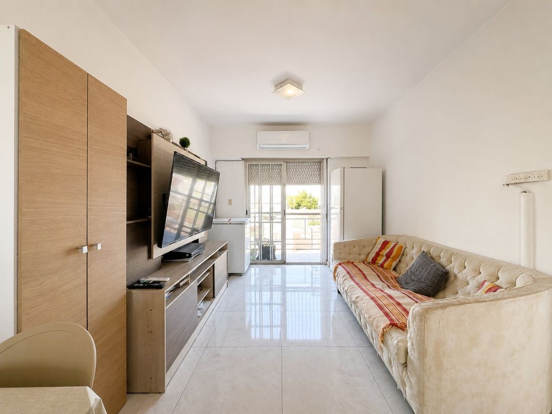 Venta 2 ambientes con escritorio Santos Lugares