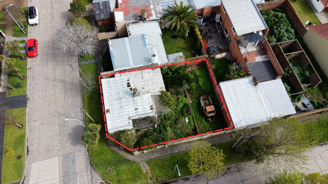 VENTA -Lote con casa a demoler Barrio B. Rivadavia