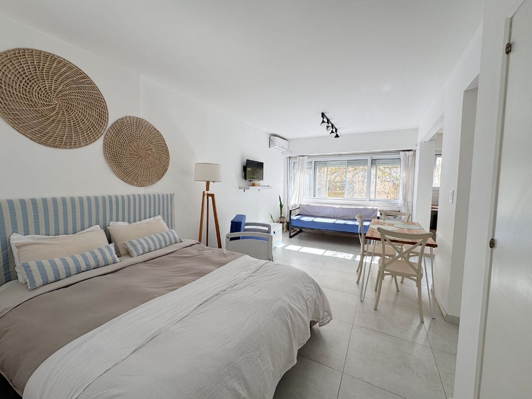 VENTA MONOAMBIENTE LUMINOSO – ZONA ALDREY