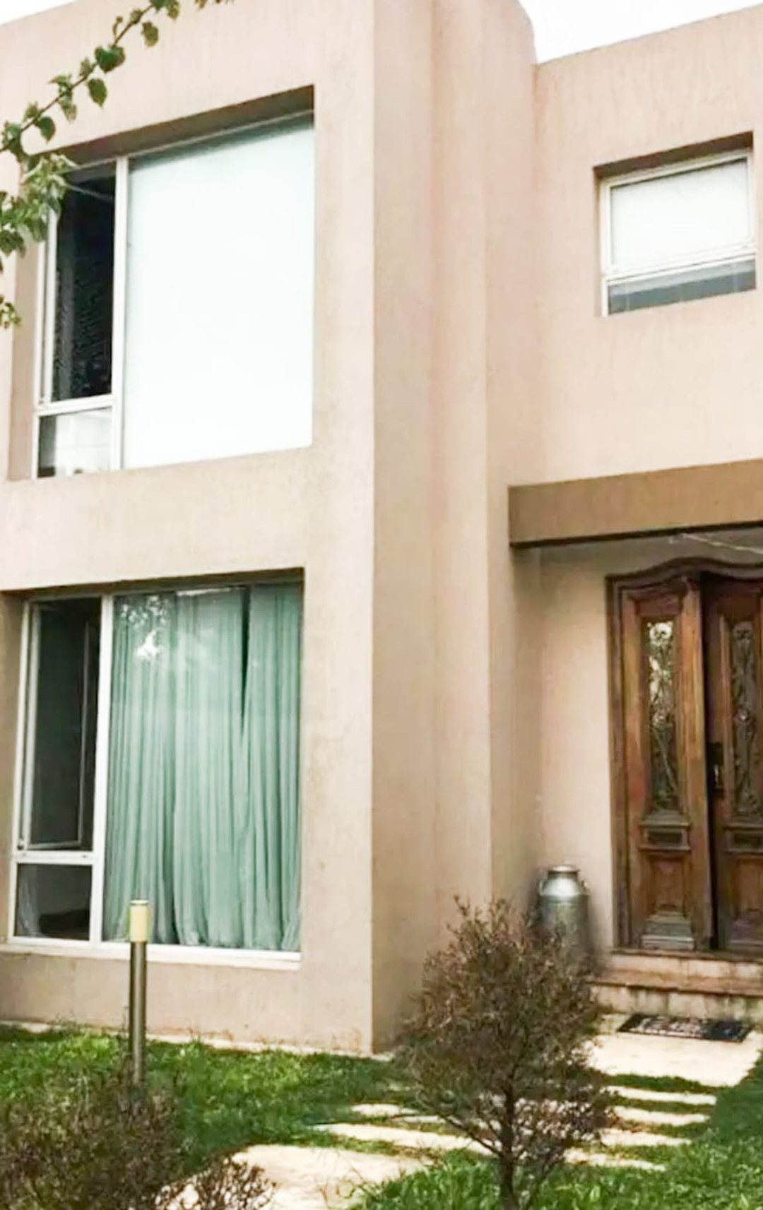 Venta Casa de dos plantas en Morón Sur.