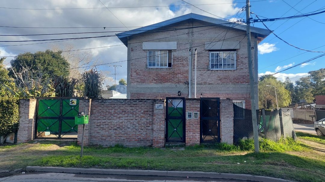 VENTA EN BLOCK DUPLEX MAS CASAS  EN JOSE C PAZ