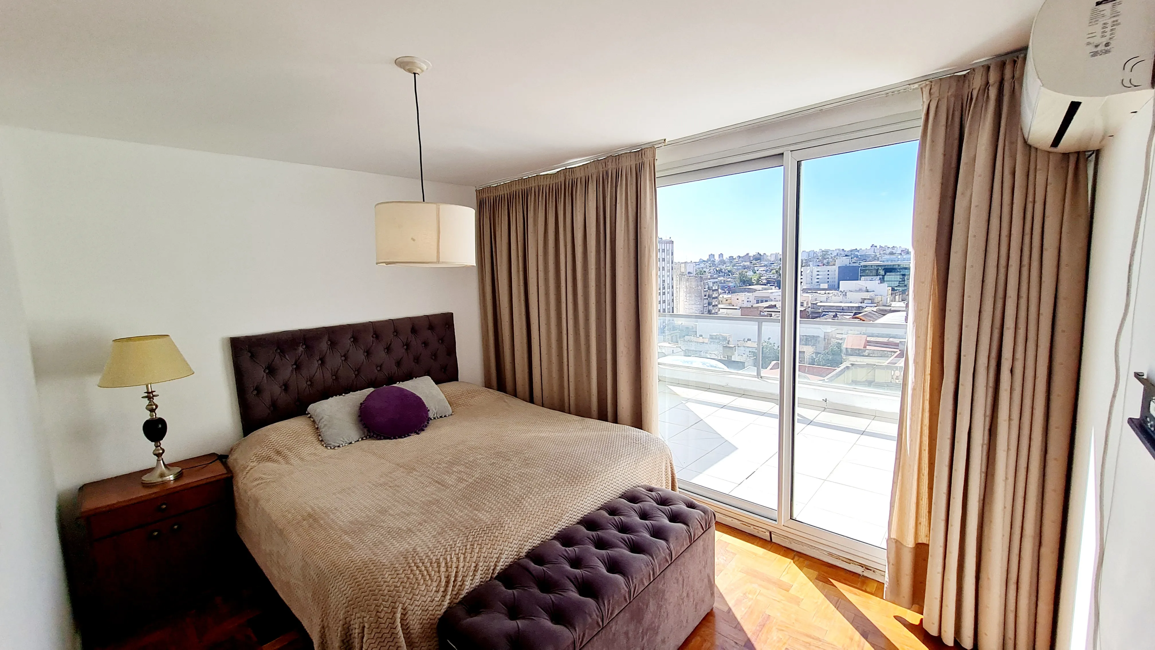 VENDE EXCELENTE DUPLEX  - 1 DORMITORIO - 3 TERRAZAS!!!! - VISTAS - 2 BAÑOS - PARKING 24HS