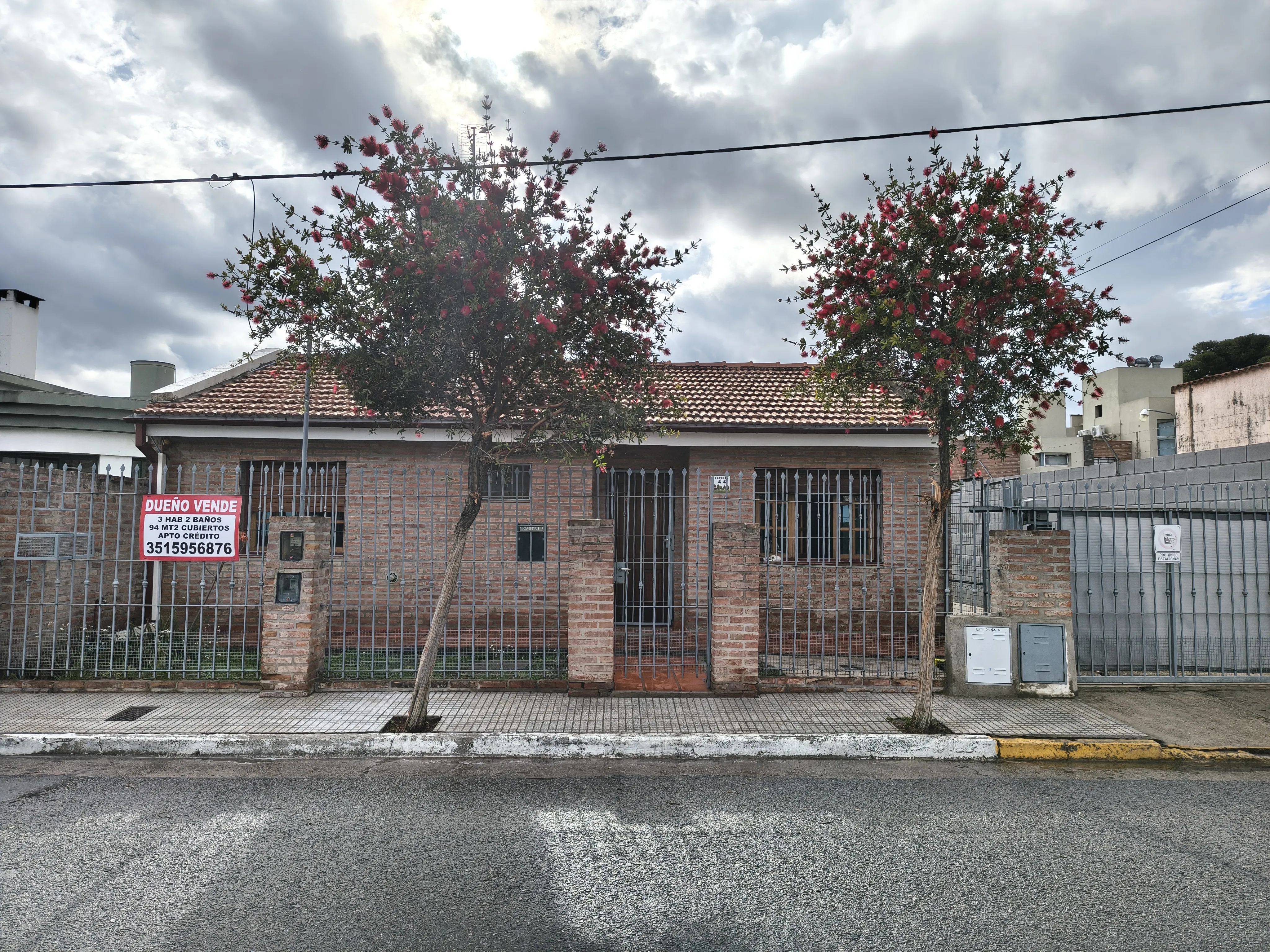 Vendo propiedad en Laprida 44 de Villa Allende Centro a sólo 20 mts de Av principal.