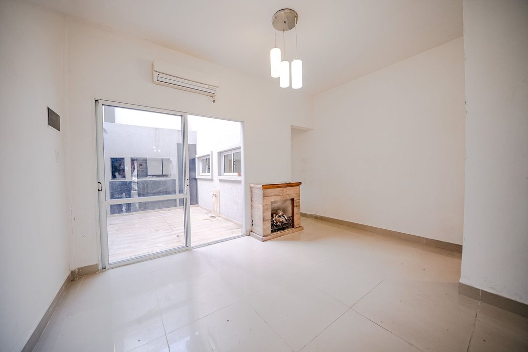 VENTA CASA 4 AMBIENTES VILLA URQUIZA - PERMUTA