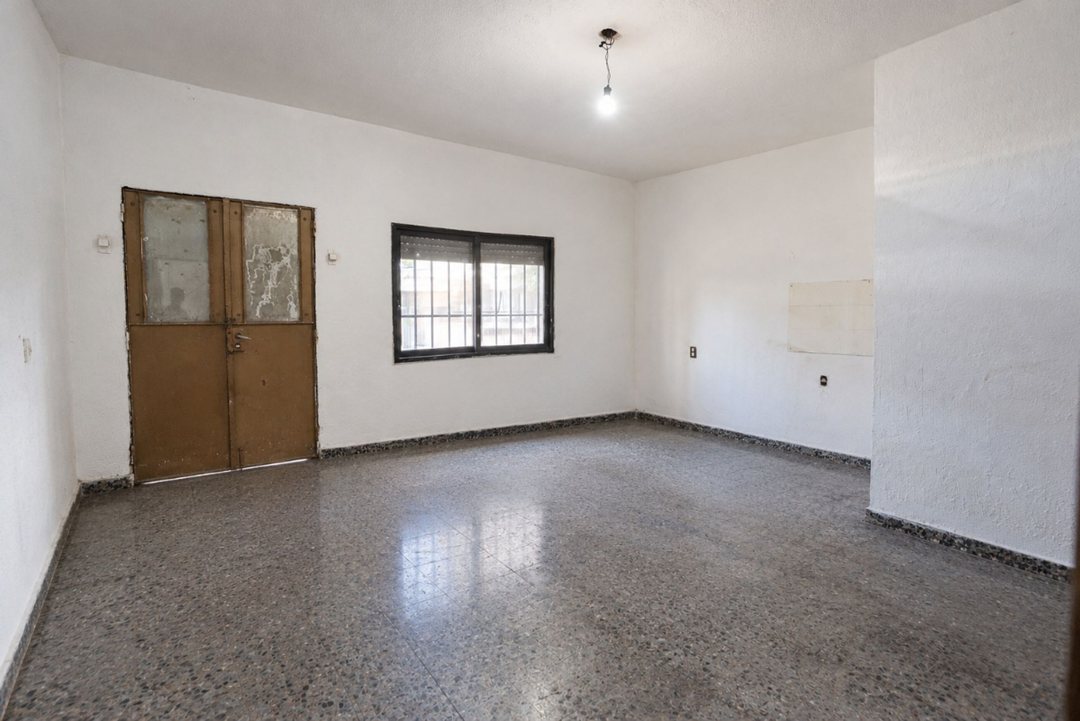 CASA EN VENTA 2 DORMITORIOS CON LOCAL AL FRENTE