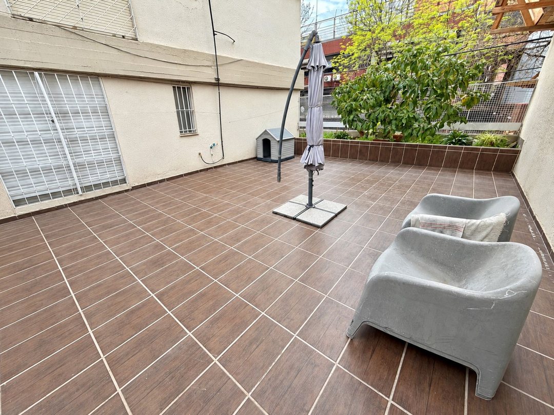 VENTA 3 AMB, COCHERA y GRAN PATIO ATERRAZADO