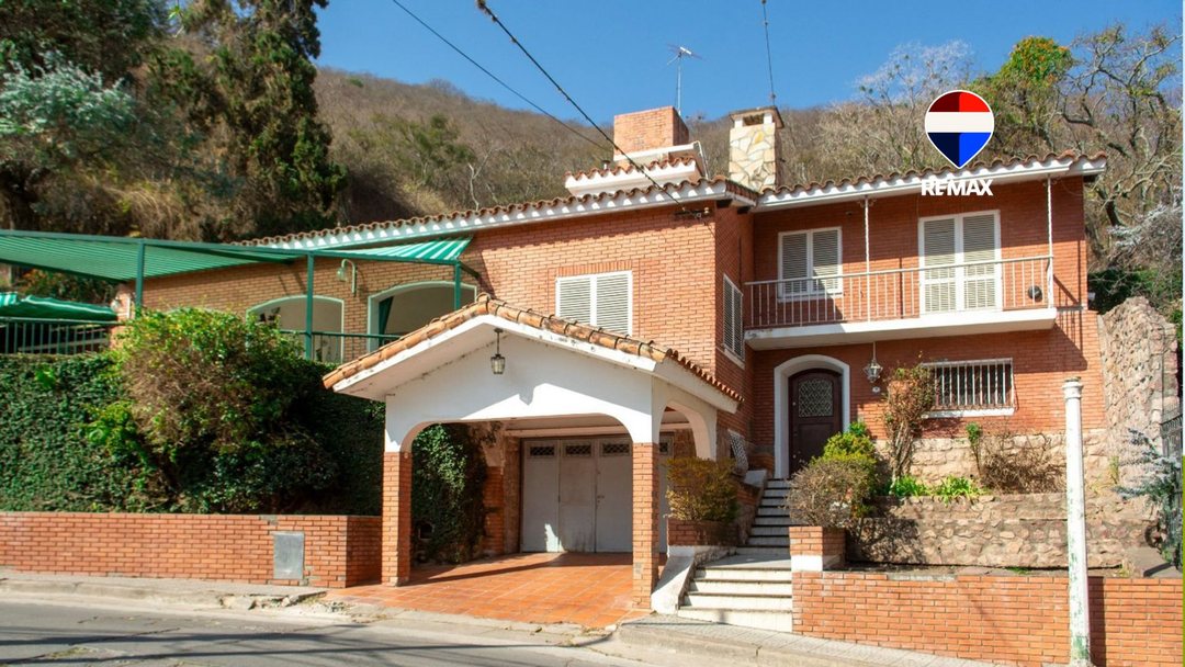 VENTA CASA CON PILETA 3 DORMITORIOS APTA CREDITO