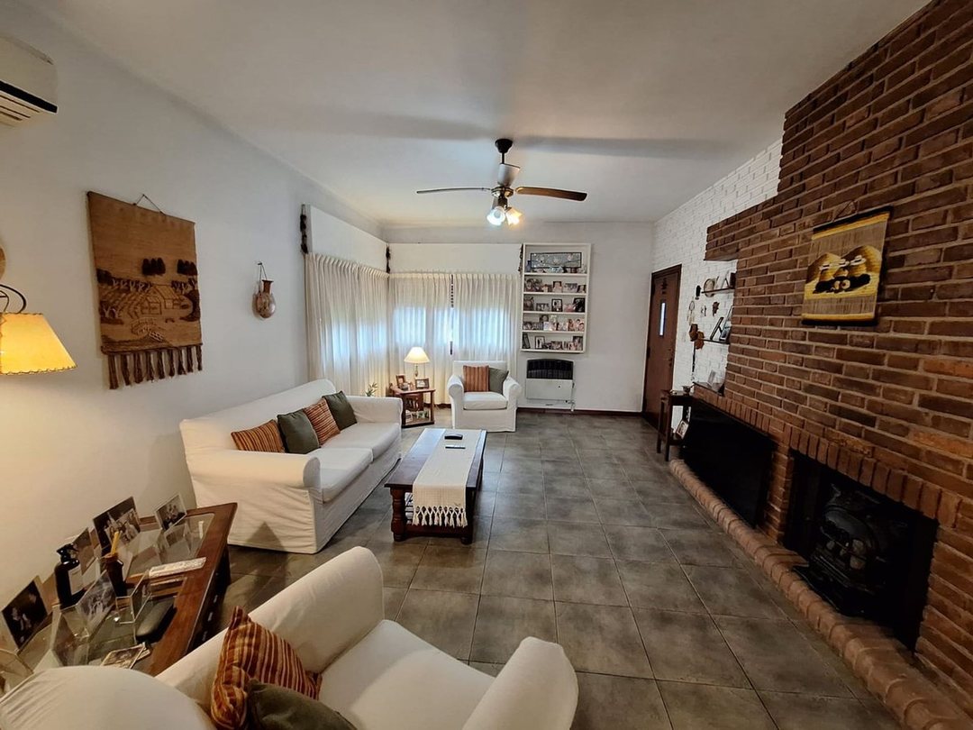CASA VENTA 5 AMBIENTES APTO CREDITO ADROGUE