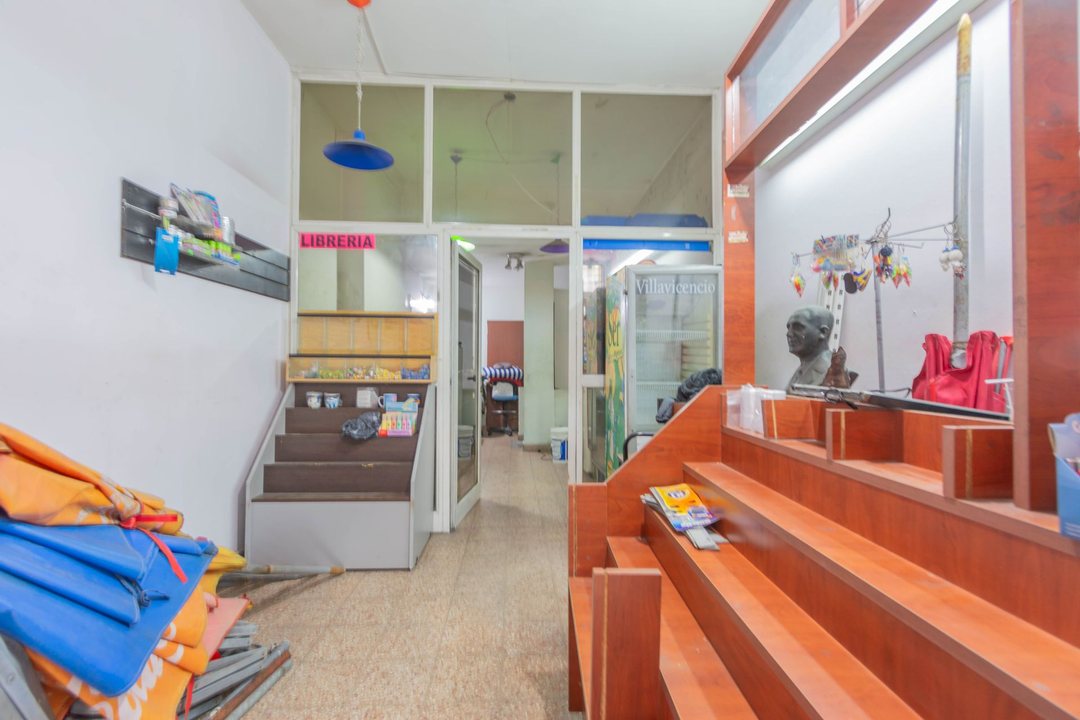 VENTA LOCAL COMERCIAL A LA CALLE EN BALVANERA