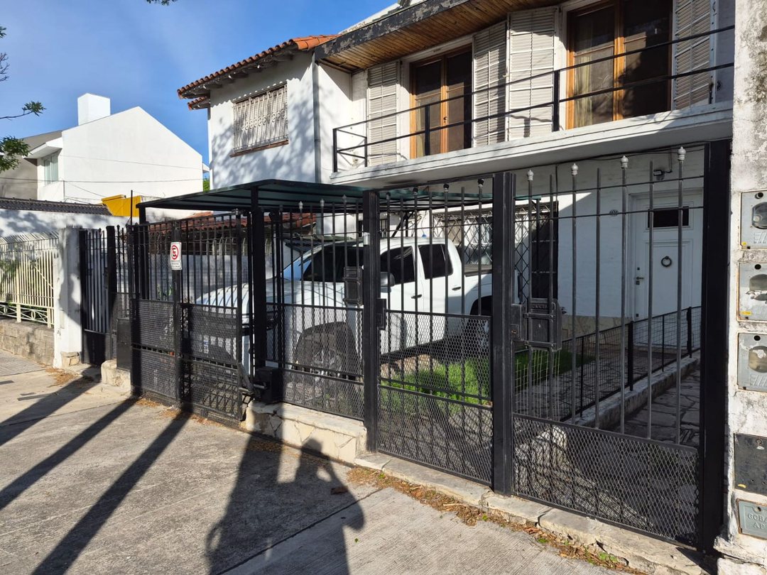 VENTA CASA PH  EN DEVOTO CON GARAJE Y PATIO DEVOTO