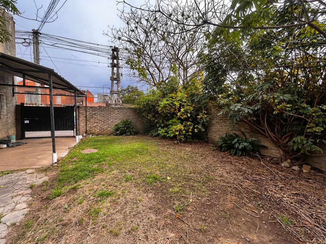 VENTA CASA 3 AMB JARDIN Y GUARDACOCHE MERLO
