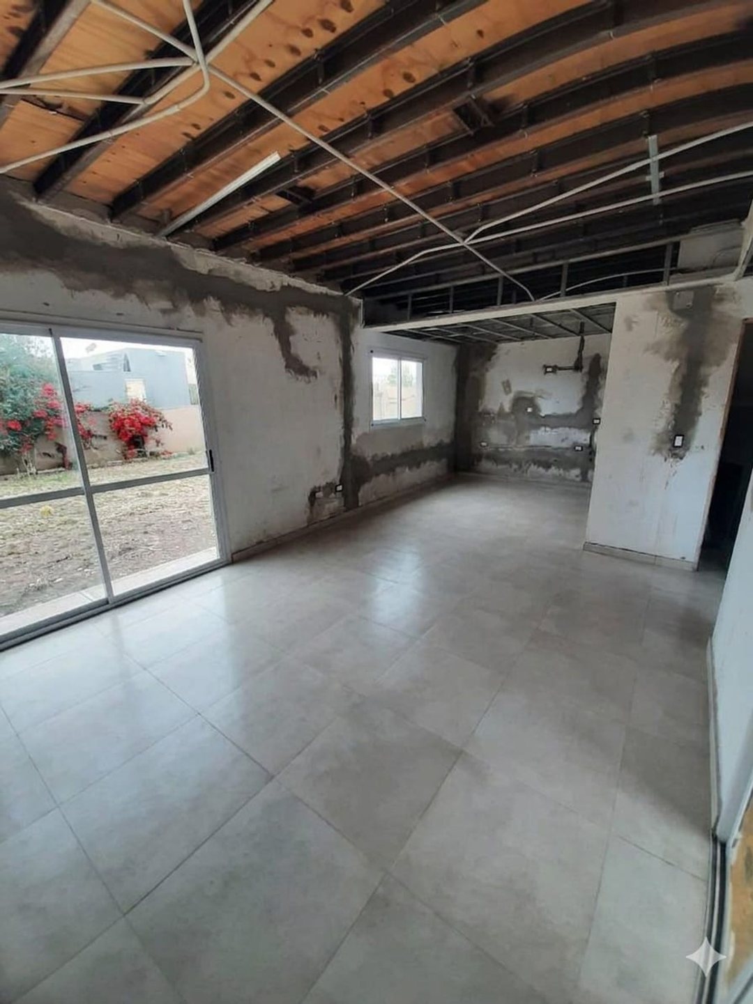 VENTA CASA EN CONSTRUCCION LOMS DE RUSSELL