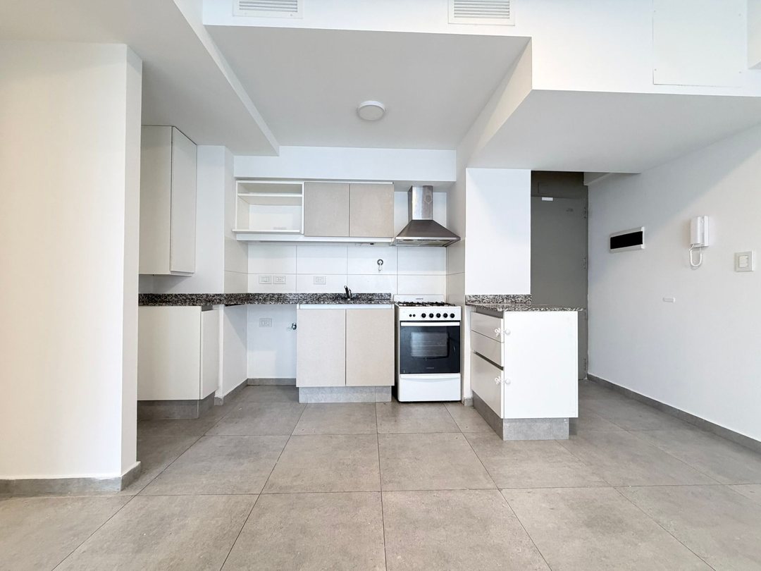 Vende 2 amb con balcon piso 8